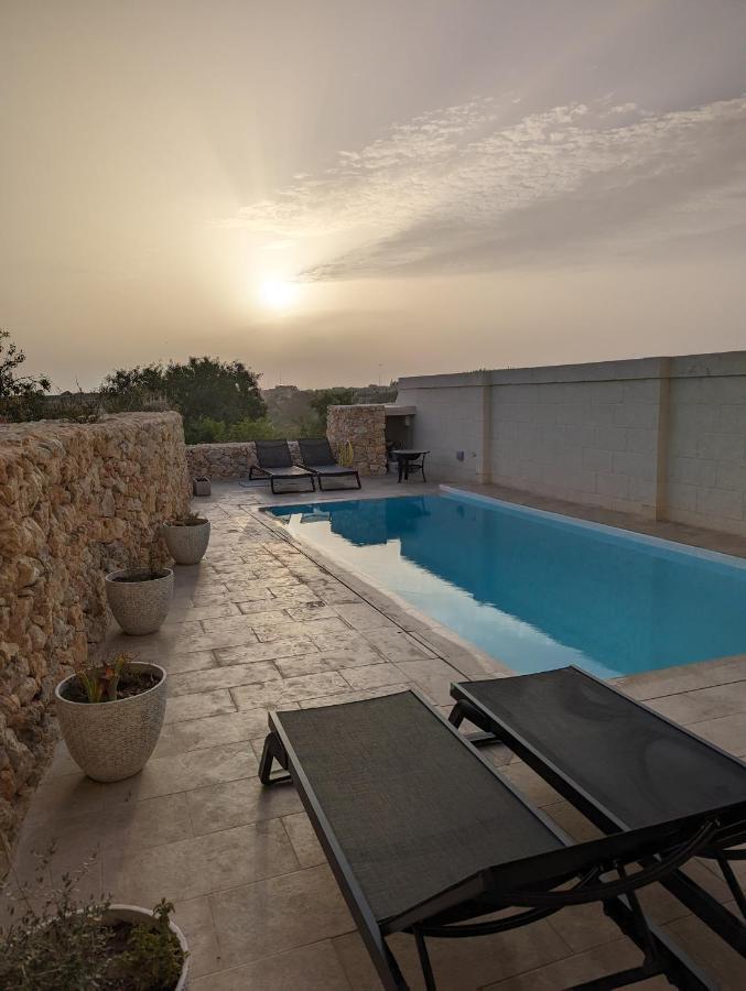 ナダ Sea Holly Gozo Bed & Breakfast エクステリア 写真